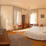 فيلة Chateau Robert *
