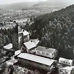 Chateau Robert Villa *