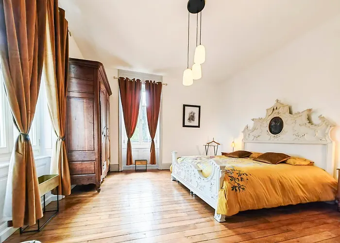 Villa Chateau Robert *